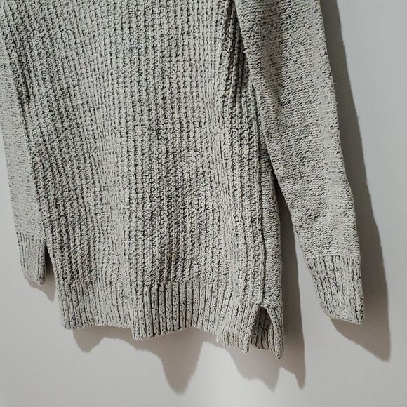 Denver Hayes medium cowl/turtleneck sweater - Picture 3 of 8